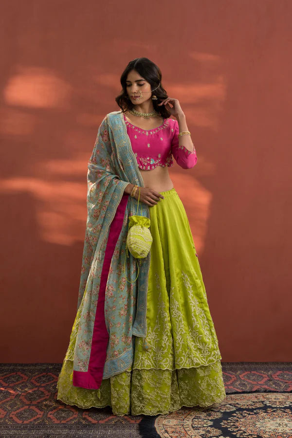 Discover the Elegance of Designer Lehengas at NAAZ BY NOOR